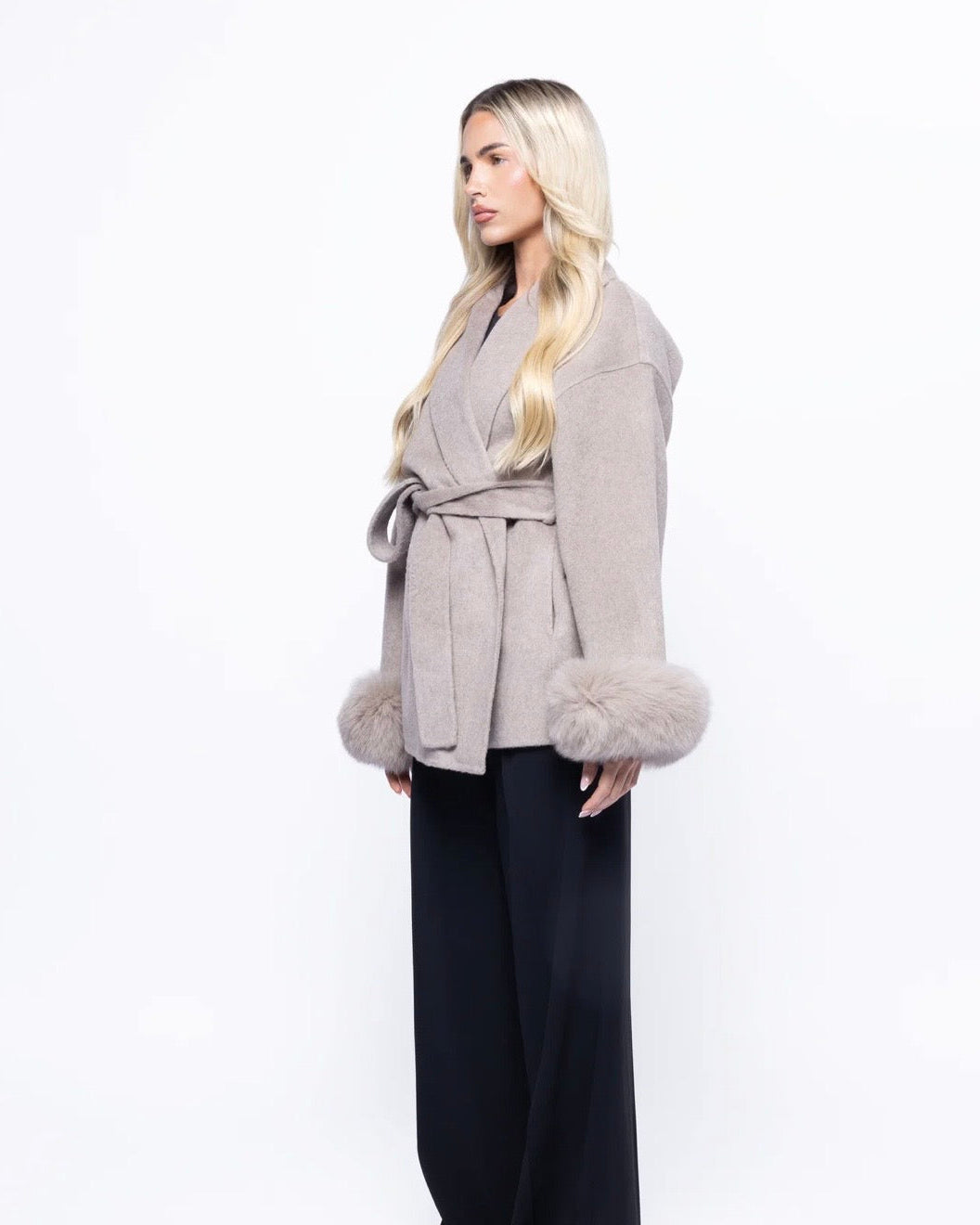Cappotto Aurora con Polsini in Eco-Pelliccia